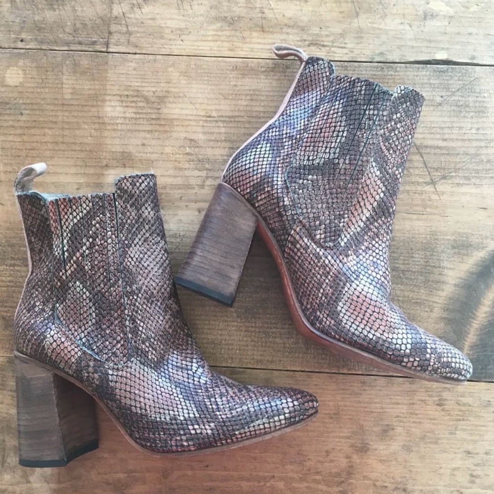 Freebird Janelle Coral Snakeskin boots